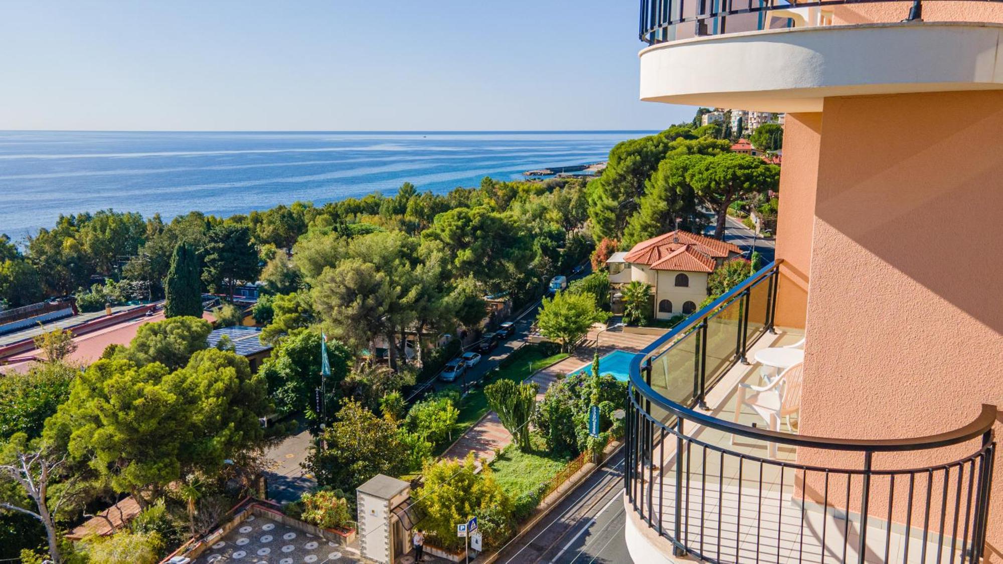 Hotel Bobby Executive Sanremo Exterior foto